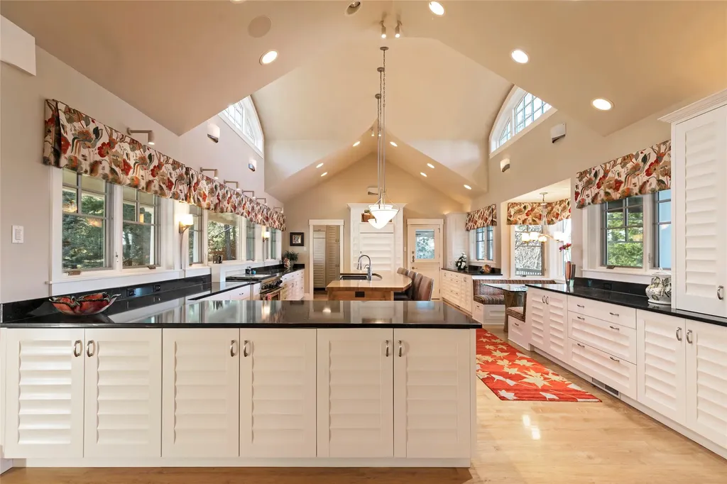 33702 N Finley Point Road Polson MT 59860