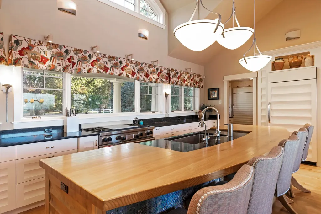 33702 N Finley Point Road Polson MT 59860