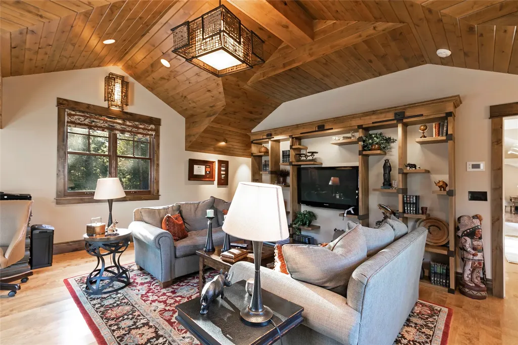 33702 N Finley Point Road Polson MT 59860
