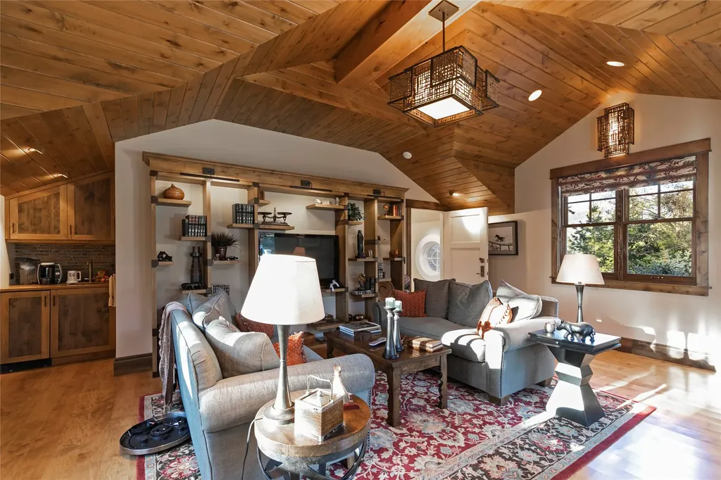 33702 N Finley Point Road Polson MT 59860