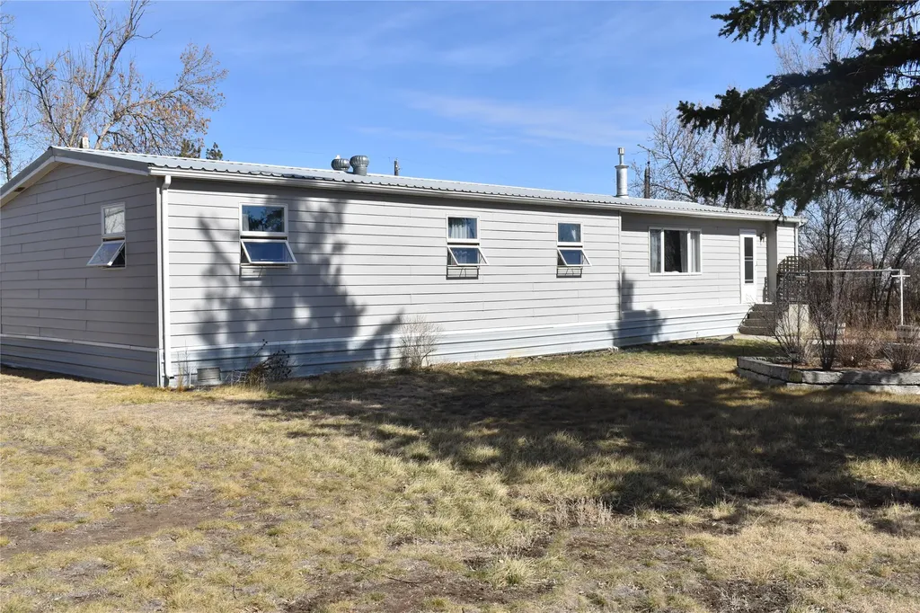208 2nd Avenue SW Brady MT 59416