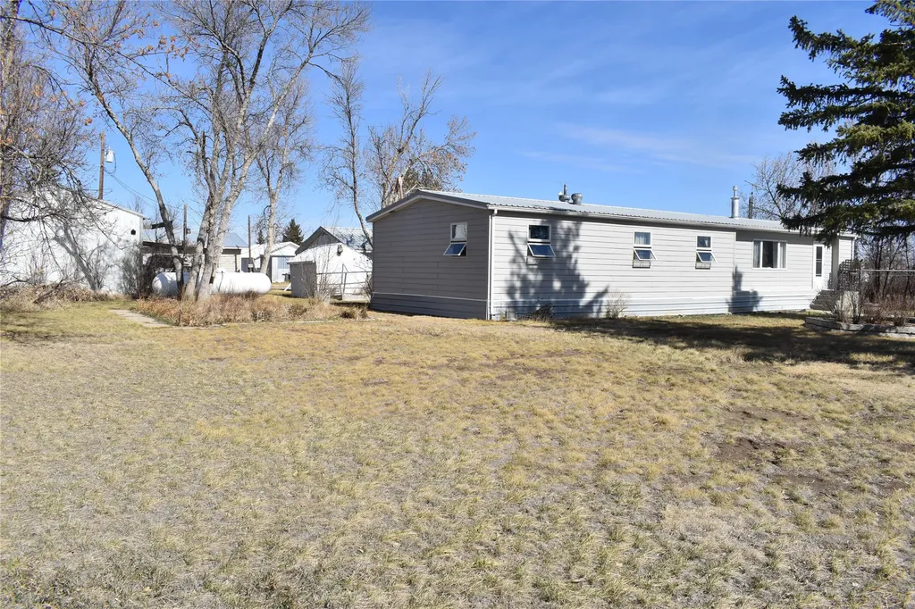 208 2nd Avenue SW Brady MT 59416
