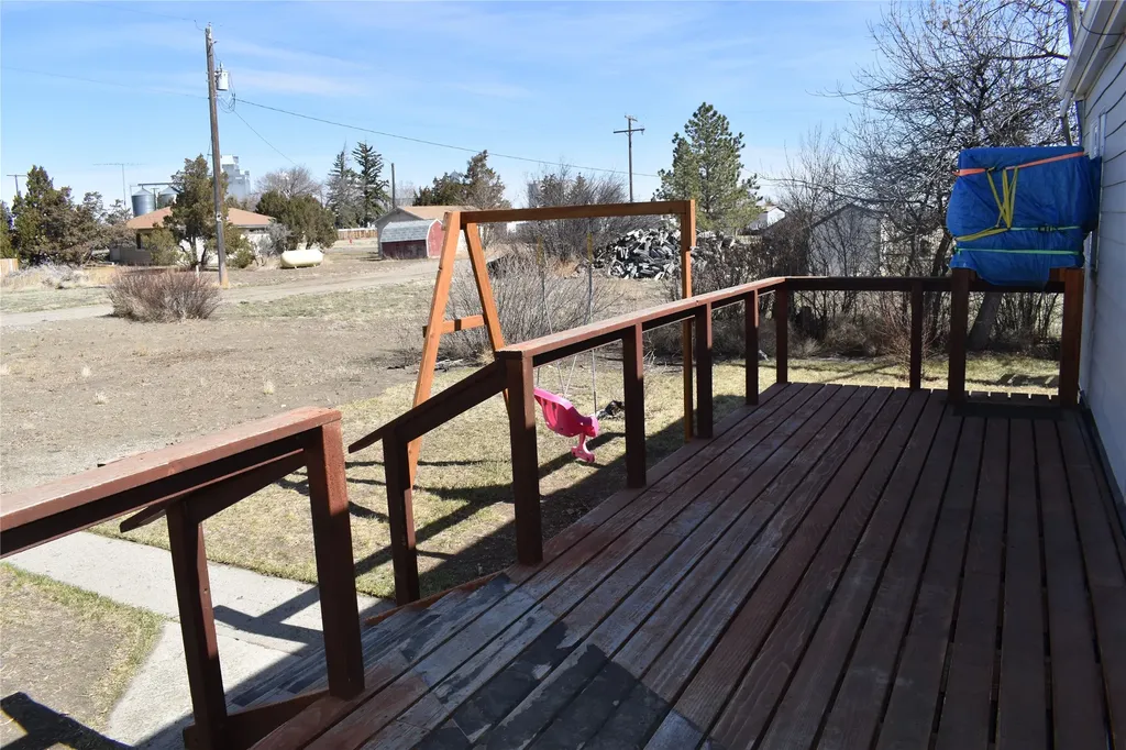 208 2nd Avenue SW Brady MT 59416
