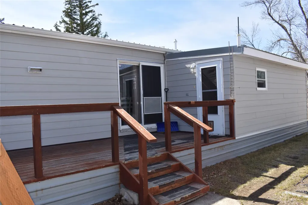 208 2nd Avenue SW Brady MT 59416