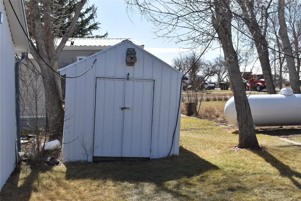 208 2nd Avenue SW Brady MT 59416