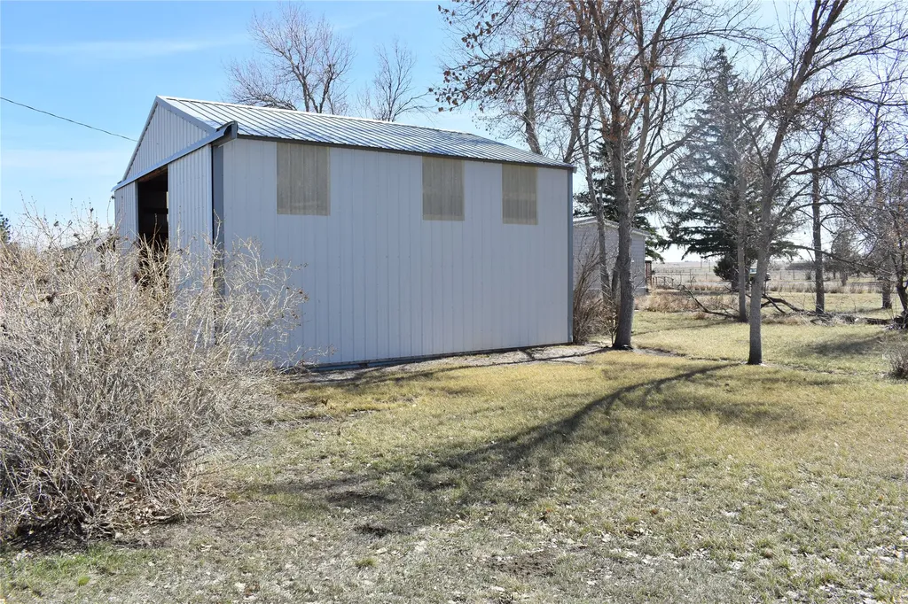 208 2nd Avenue SW Brady MT 59416