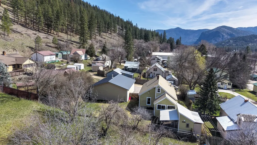 108 Orchard Lane Alberton MT 59820