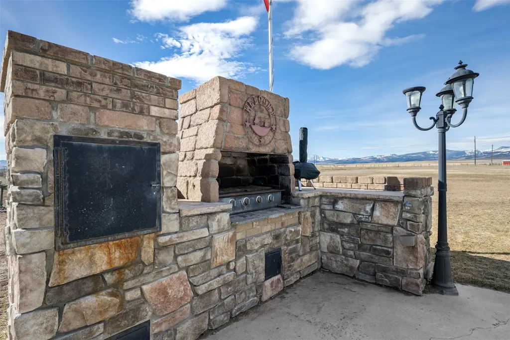 110 Mountain View Lane Deer Lodge MT 59722
