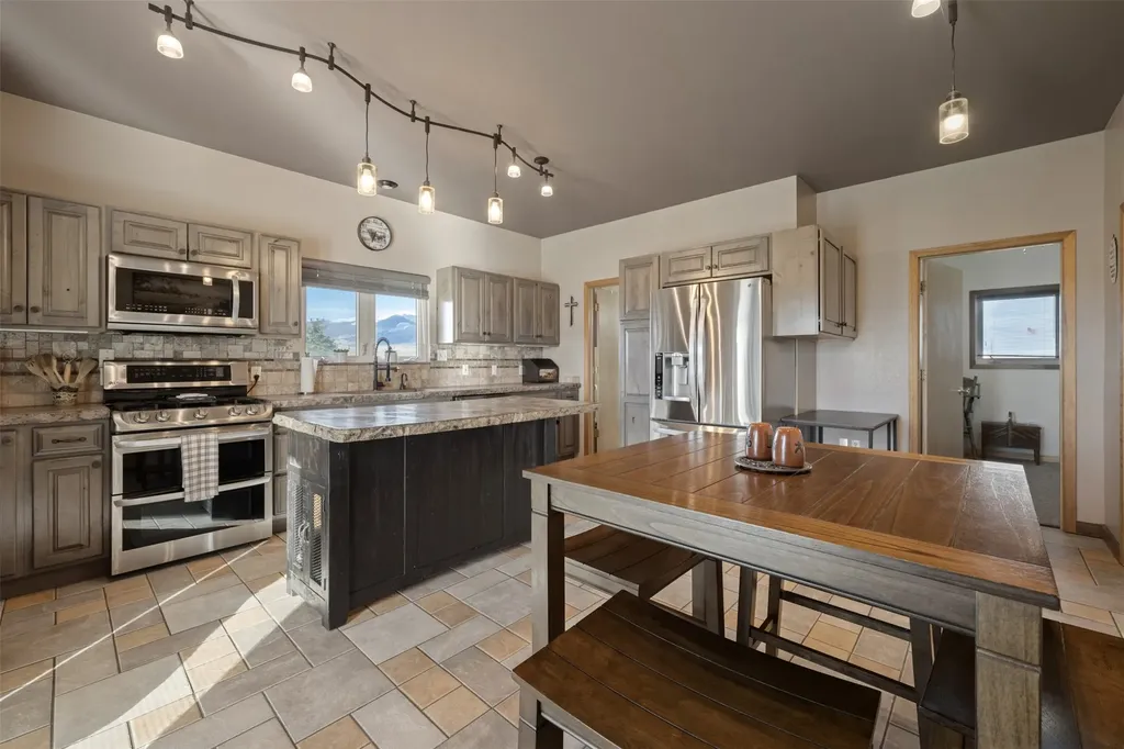 110 Mountain View Lane Deer Lodge MT 59722