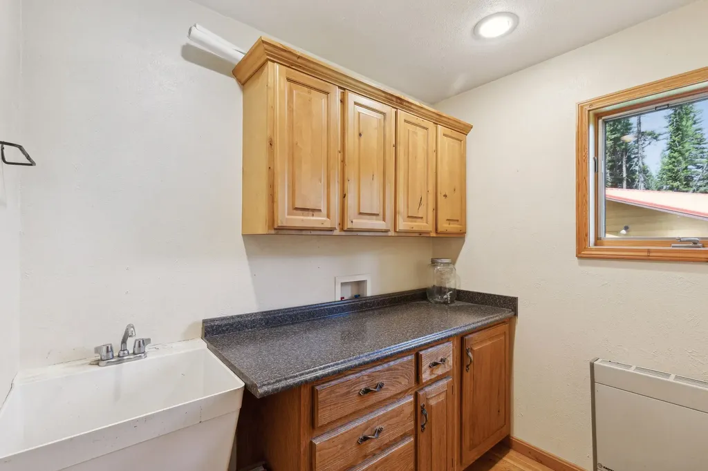 82 White Mountain Lane Alberton MT 59820