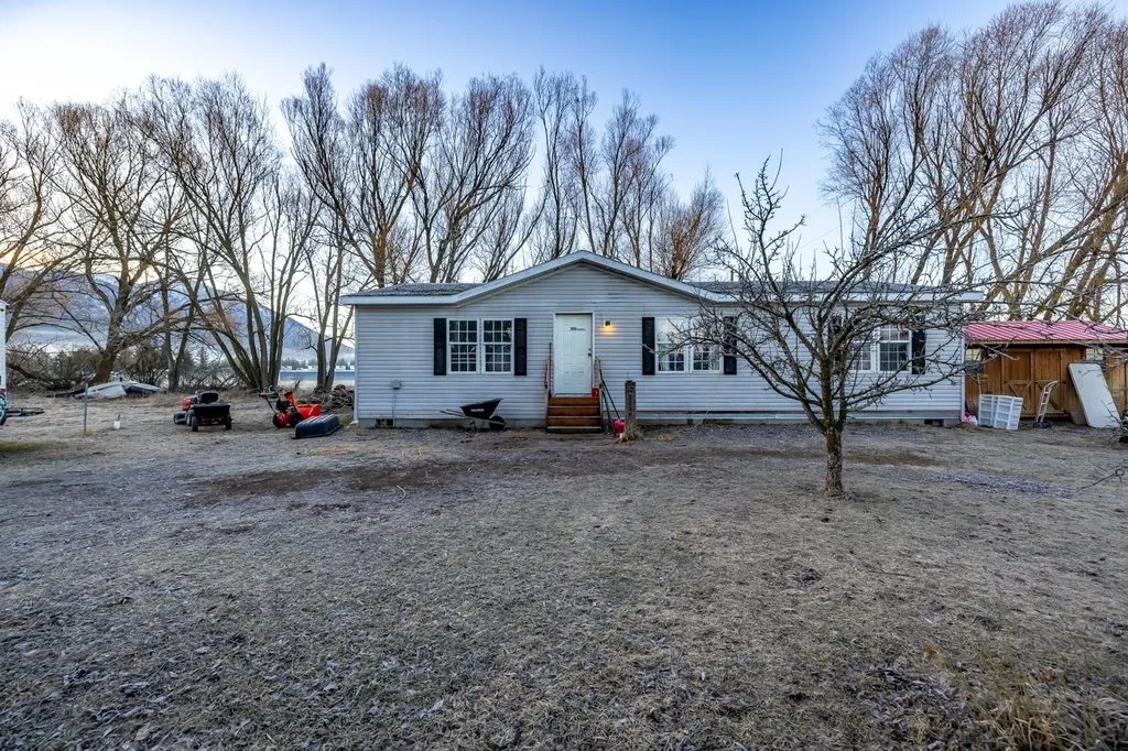 100 & 158 Lynnewood Drive Columbia Falls MT 59912