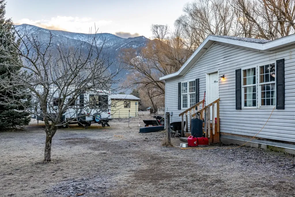 100 & 158 Lynnewood Drive Columbia Falls MT 59912
