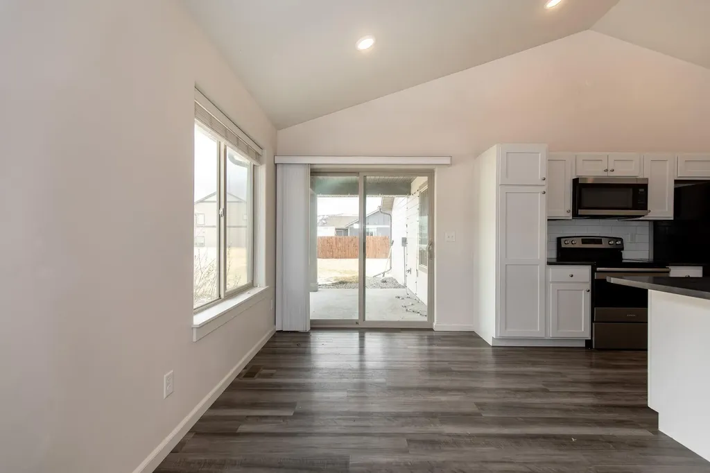 1718 Shelby Avenue Belgrade MT 59714