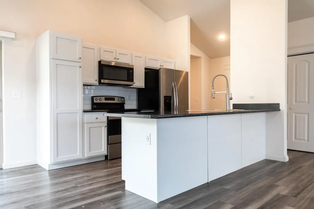 1718 Shelby Avenue Belgrade MT 59714