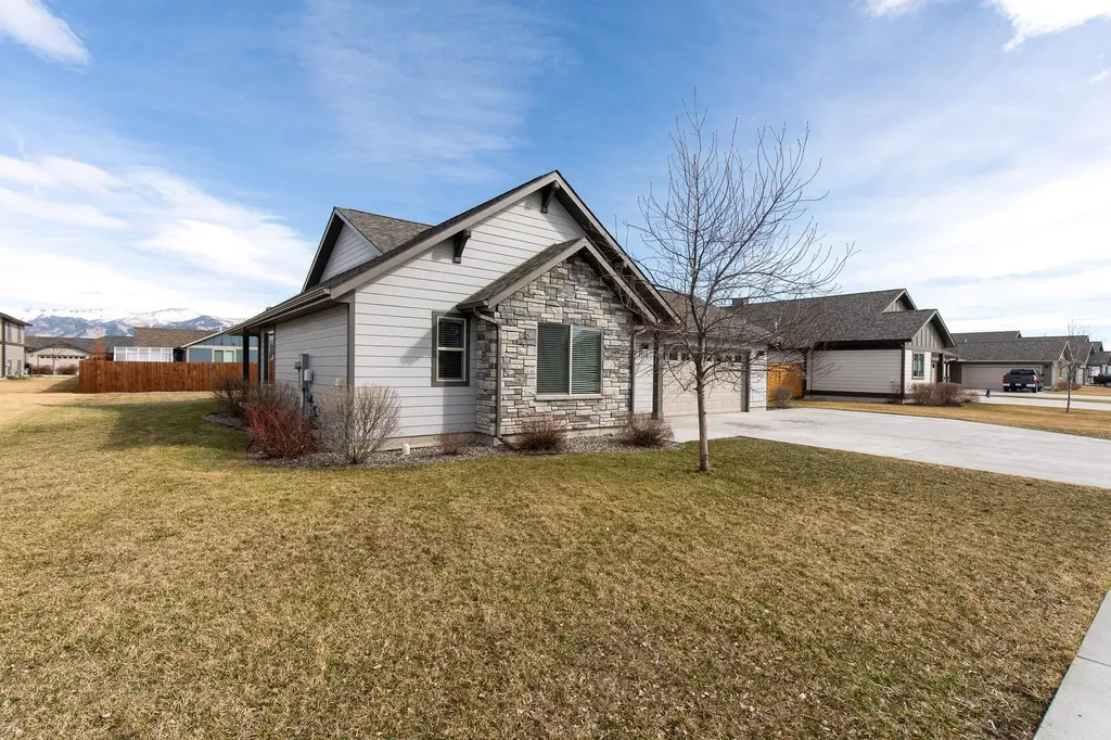1718 Shelby Avenue Belgrade MT 59714