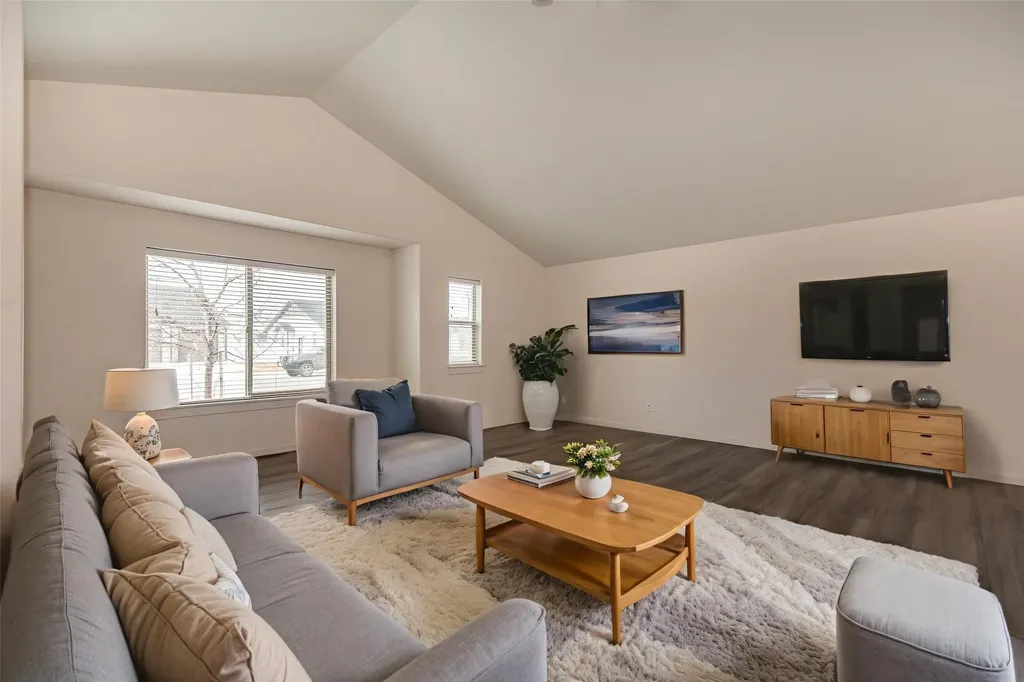 1718 Shelby Avenue Belgrade MT 59714