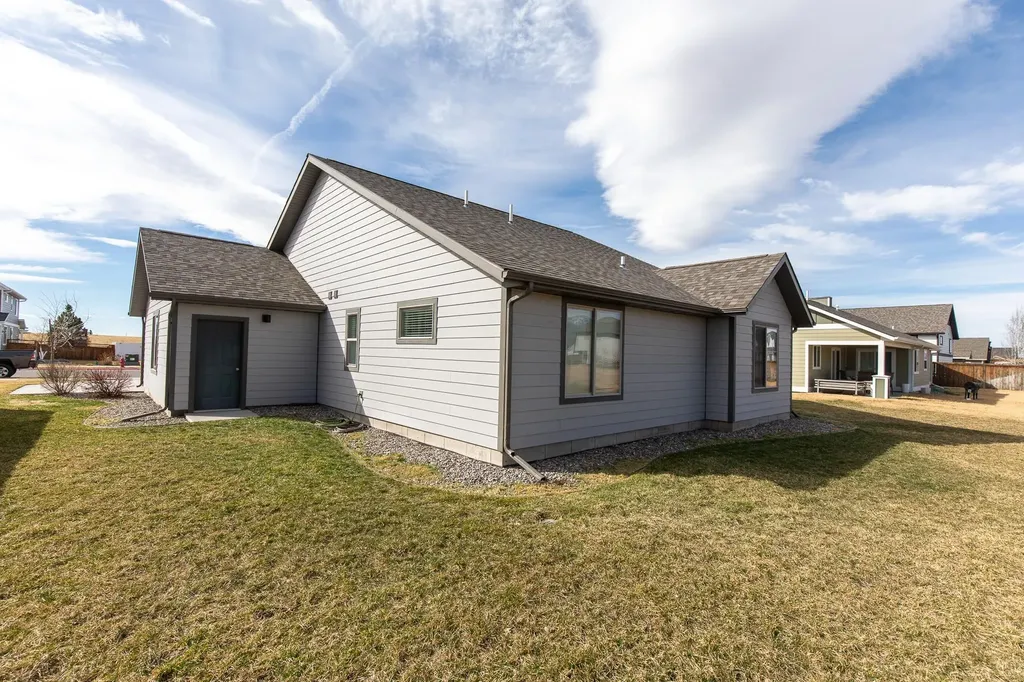 1718 Shelby Avenue Belgrade MT 59714