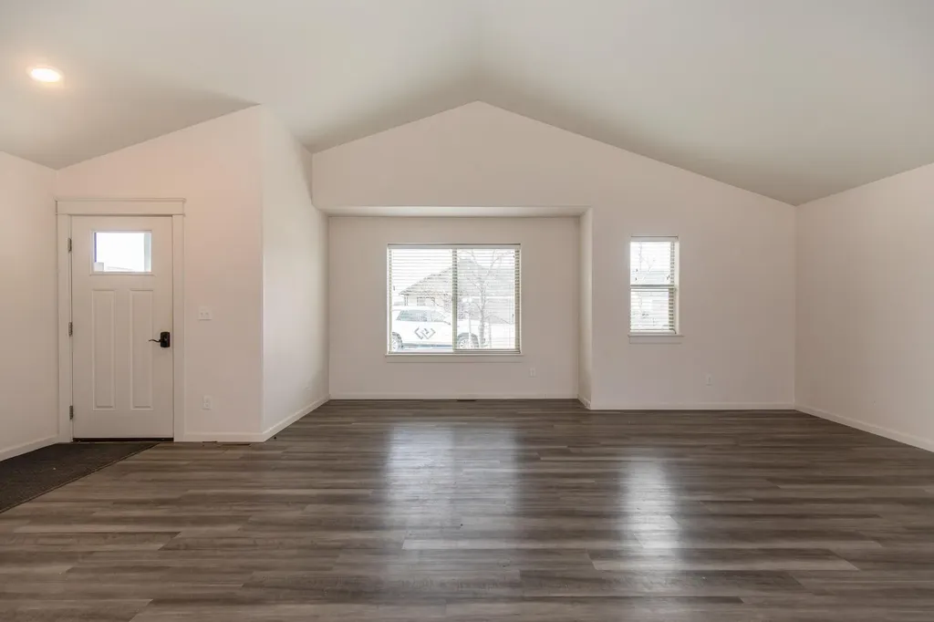 1718 Shelby Avenue Belgrade MT 59714