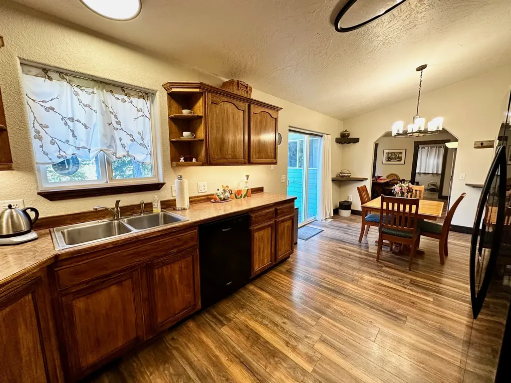 195 Capper Lane Superior MT 59872