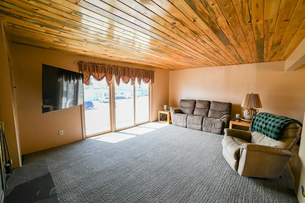 759 33rd Avenue NE Great Falls MT 59404