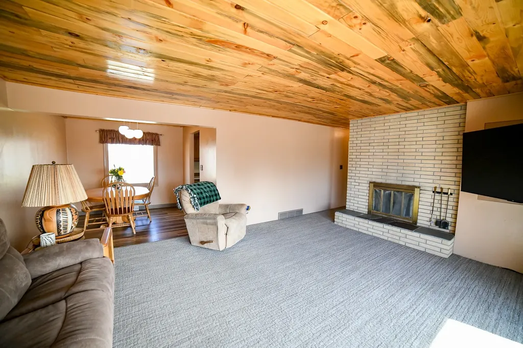 759 33rd Avenue NE Great Falls MT 59404