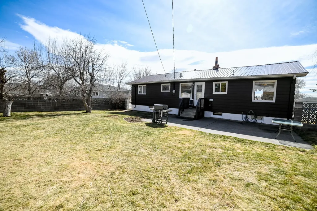 759 33rd Avenue NE Great Falls MT 59404