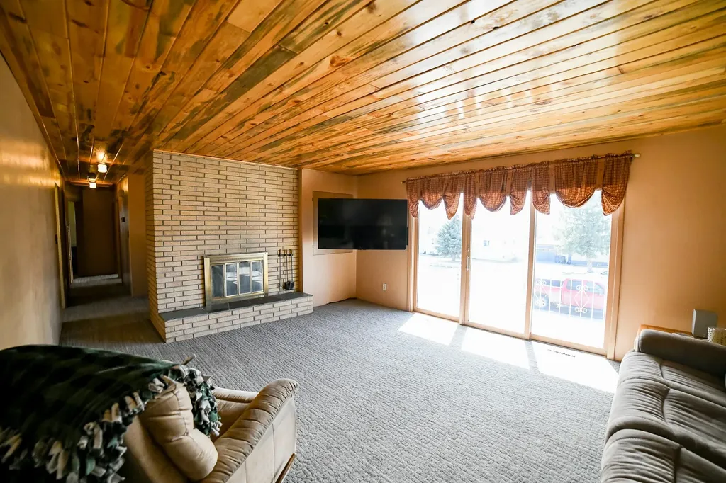 759 33rd Avenue NE Great Falls MT 59404