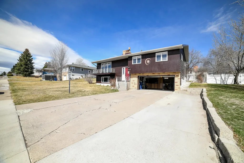 759 33rd Avenue NE Great Falls MT 59404