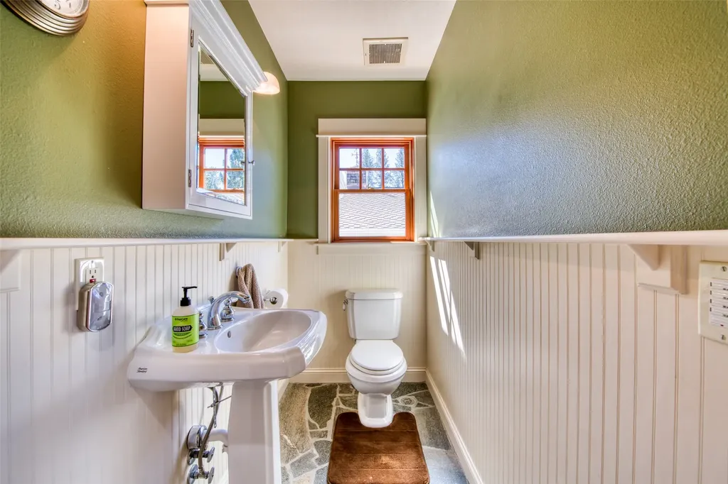 3544 Mcintosh Lane Darby MT 59829