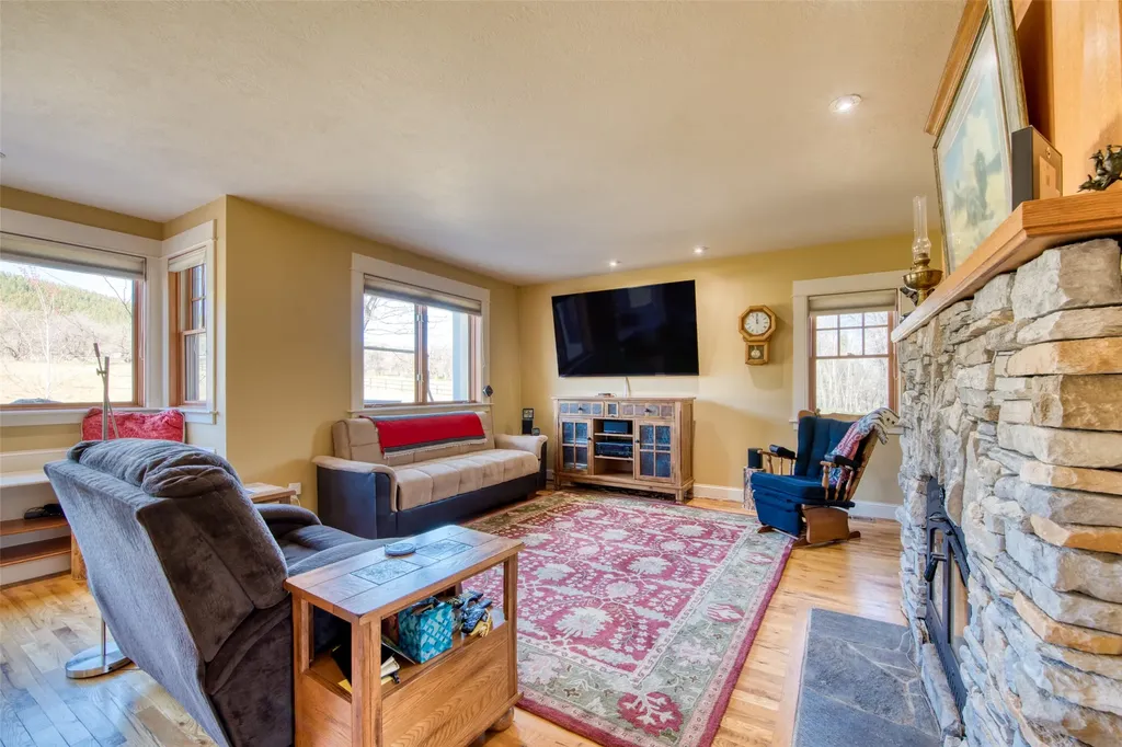 3544 Mcintosh Lane Darby MT 59829