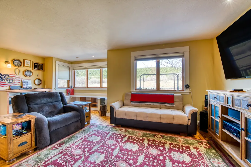 3544 Mcintosh Lane Darby MT 59829