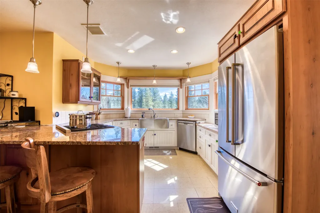 3544 Mcintosh Lane Darby MT 59829