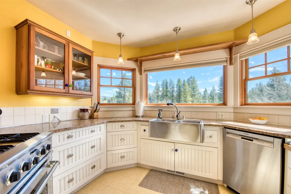 3544 Mcintosh Lane Darby MT 59829
