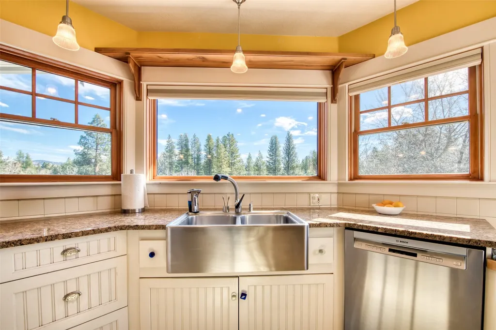 3544 Mcintosh Lane Darby MT 59829