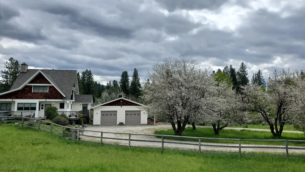 3544 Mcintosh Lane Darby MT 59829