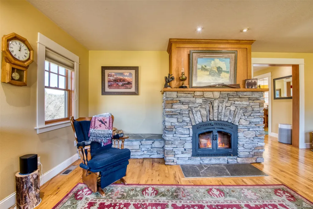 3544 Mcintosh Lane Darby MT 59829