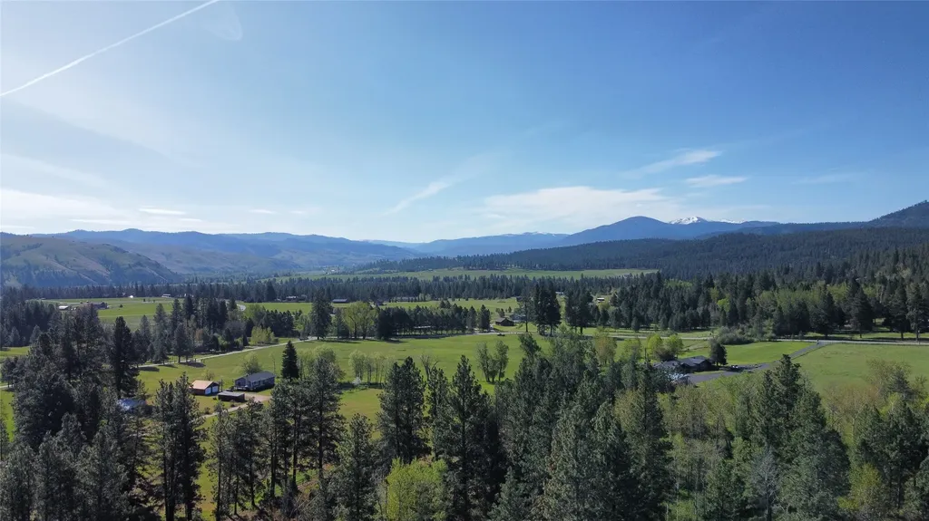 3544 Mcintosh Lane Darby MT 59829