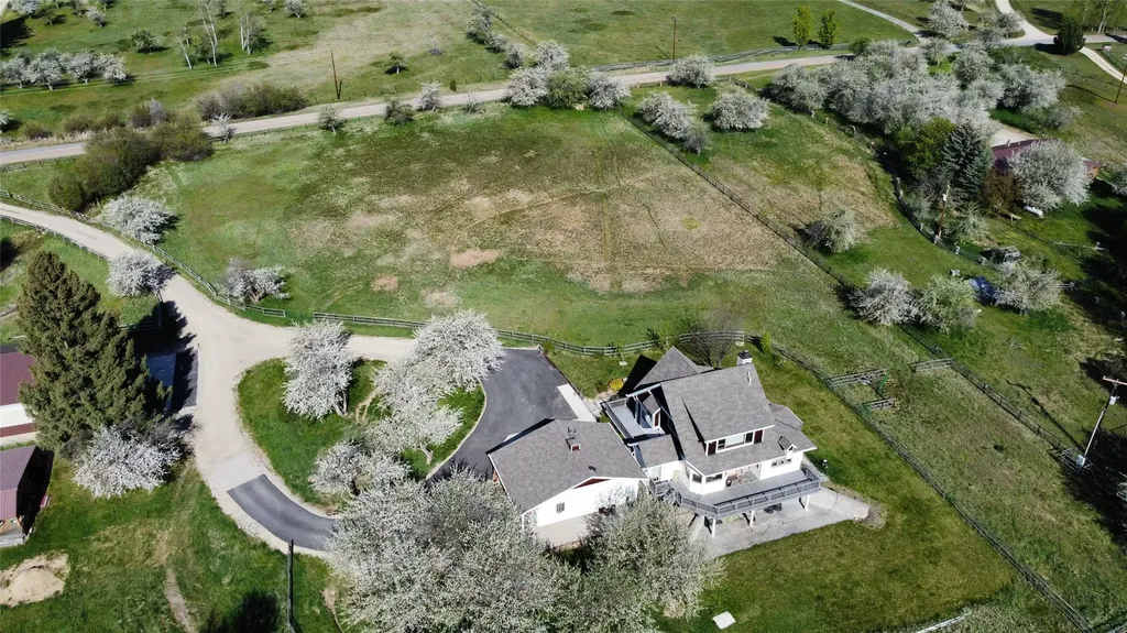 3544 Mcintosh Lane Darby MT 59829