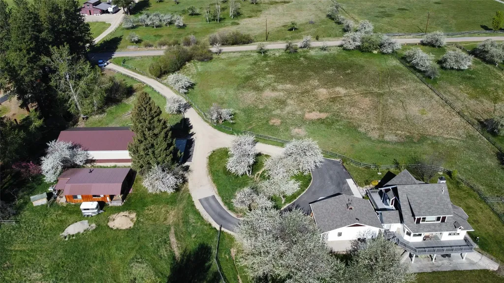 3544 Mcintosh Lane Darby MT 59829