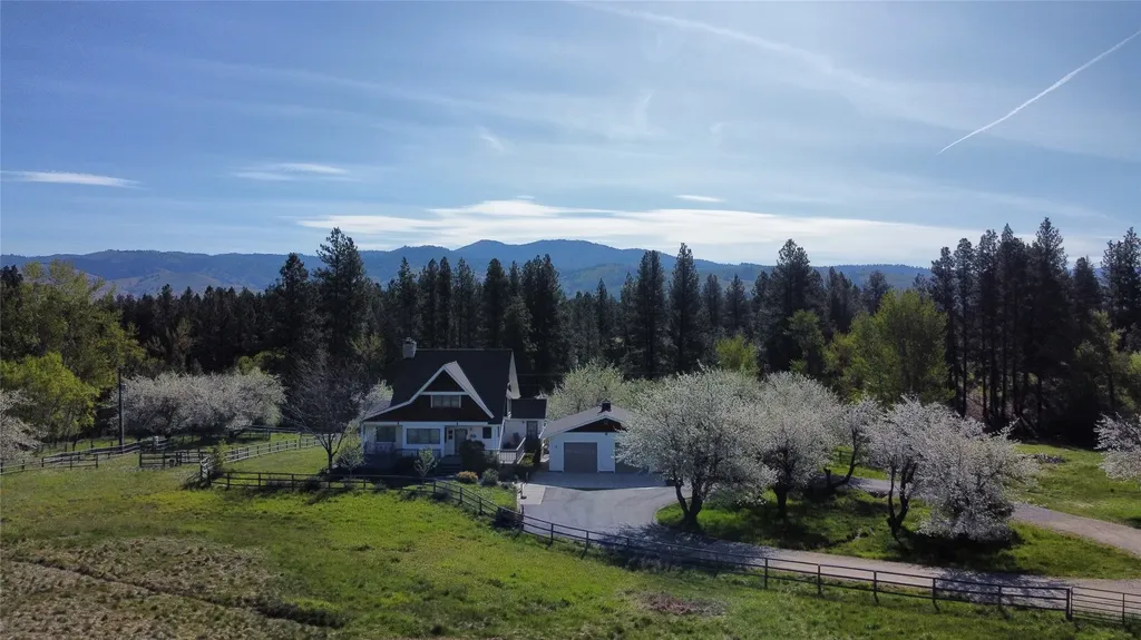 3544 Mcintosh Lane Darby MT 59829