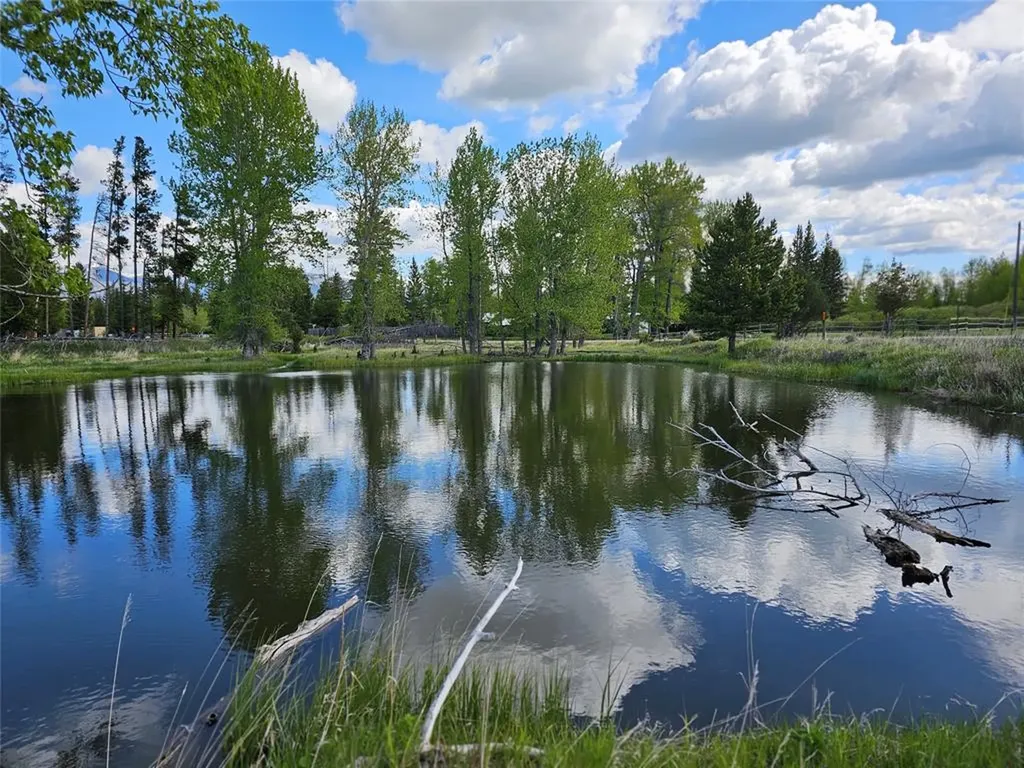 4425 W Willow Creek Road Lincoln MT 59639