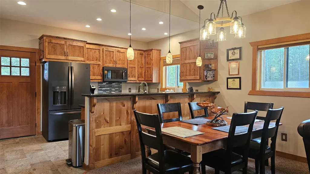 4425 W Willow Creek Road Lincoln MT 59639