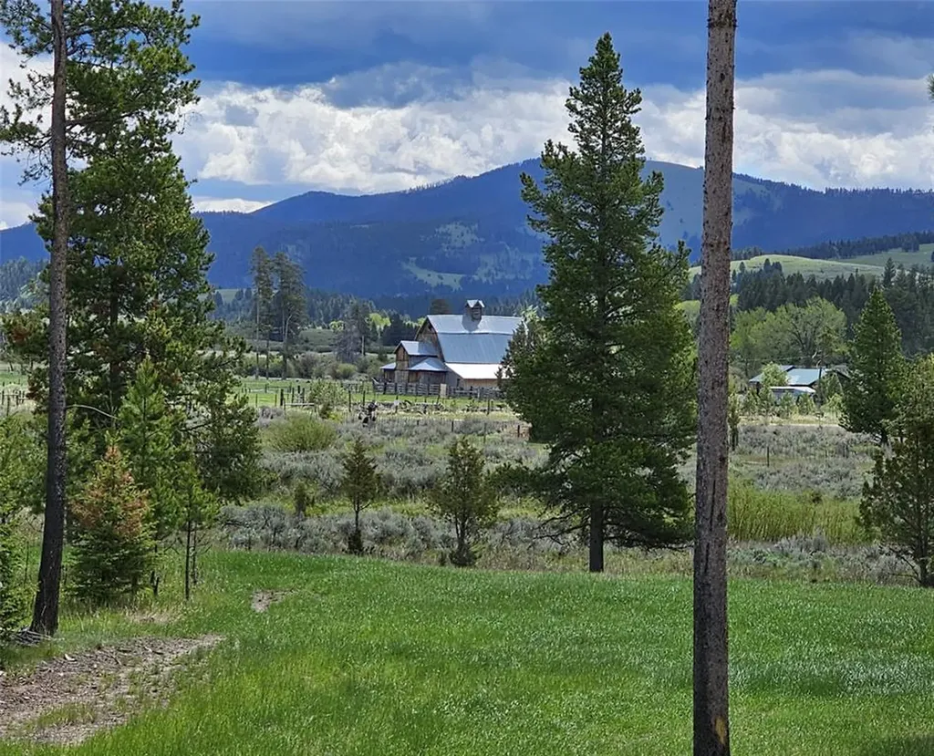 4425 W Willow Creek Road Lincoln MT 59639