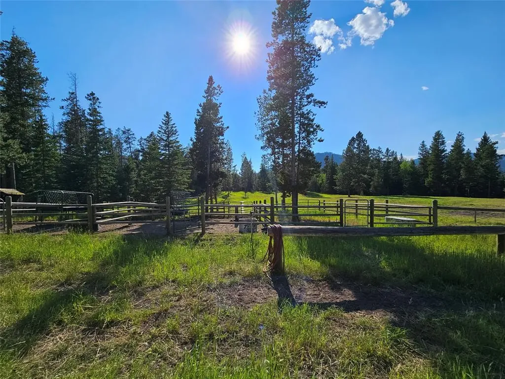 4425 W Willow Creek Road Lincoln MT 59639