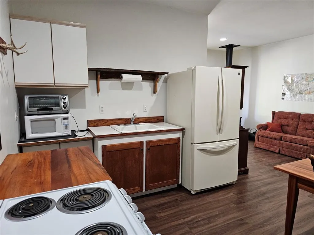 4425 W Willow Creek Road Lincoln MT 59639