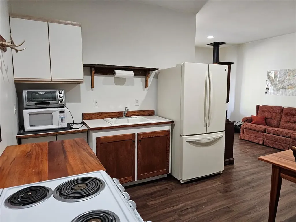 4425 W Willow Creek Road Lincoln MT 59639