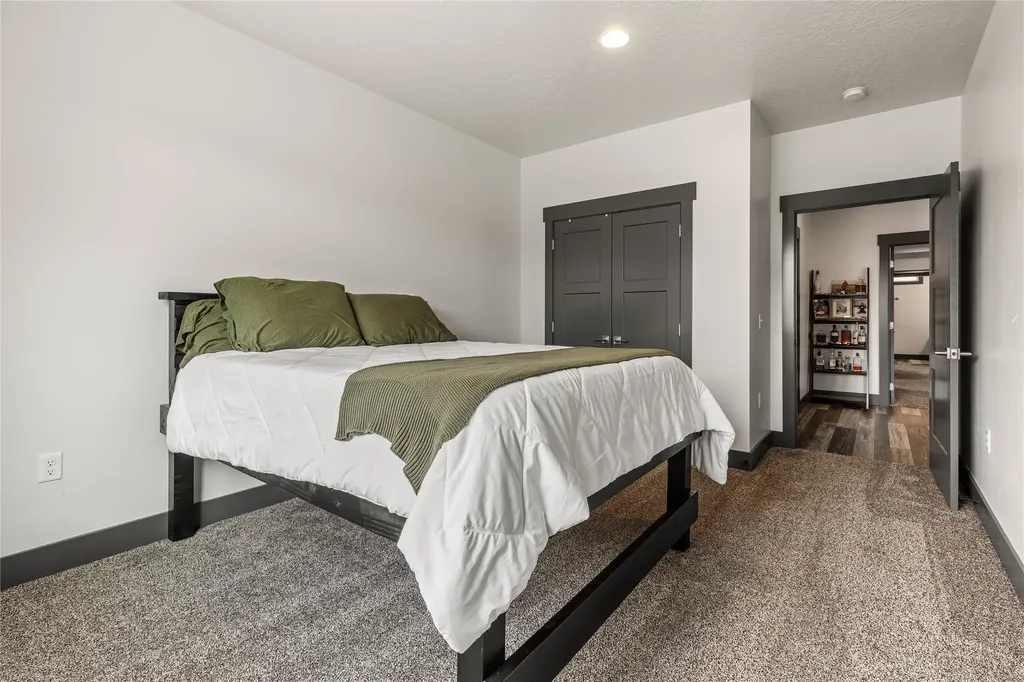 2519 Chuck Wagon Drive Missoula MT 59808