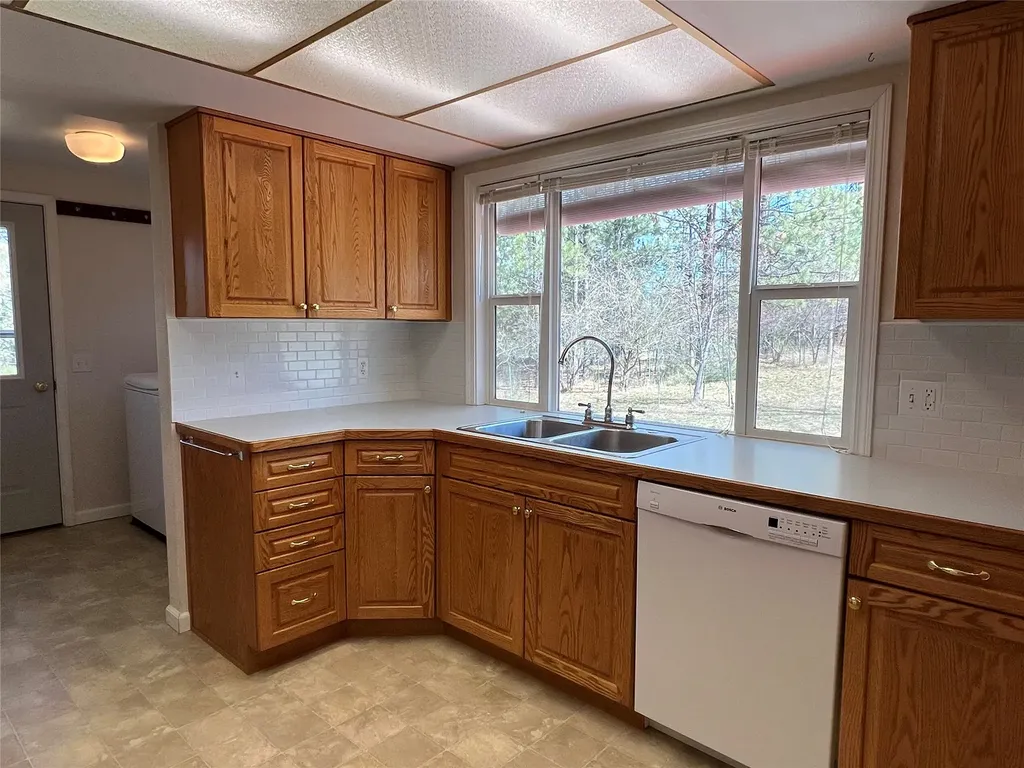 577 El Capitan Loop Stevensville MT 59870