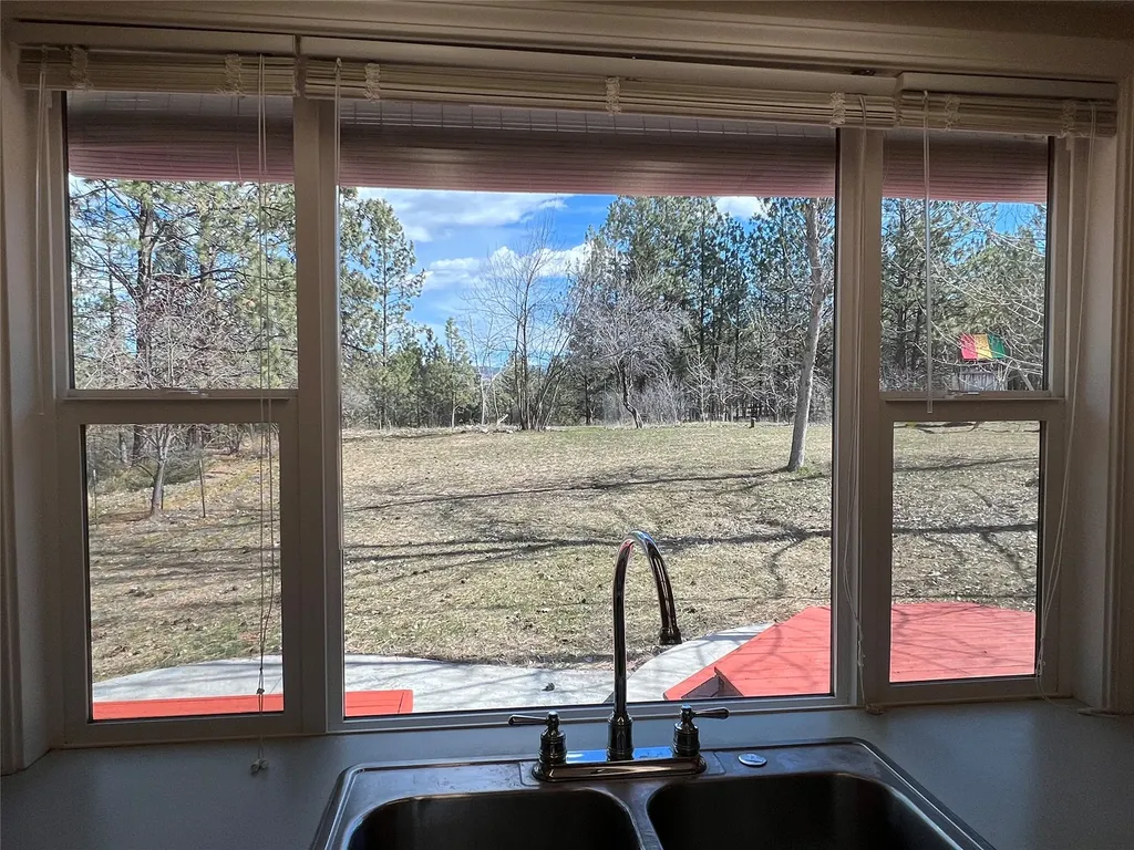 577 El Capitan Loop Stevensville MT 59870