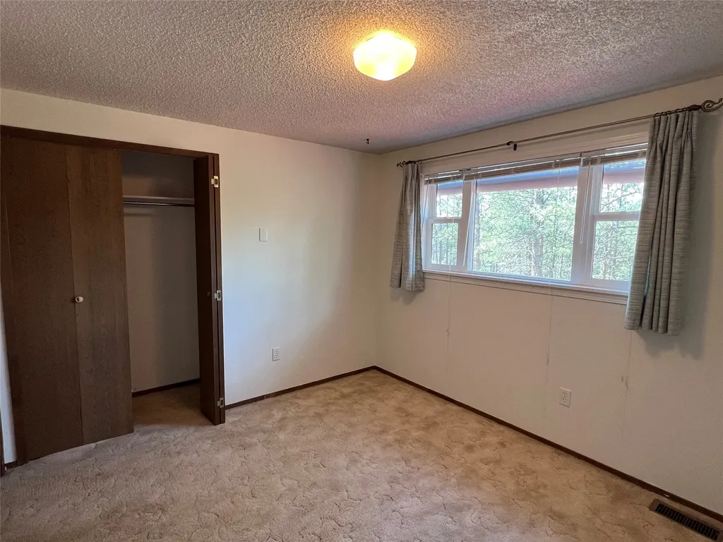 577 El Capitan Loop Stevensville MT 59870